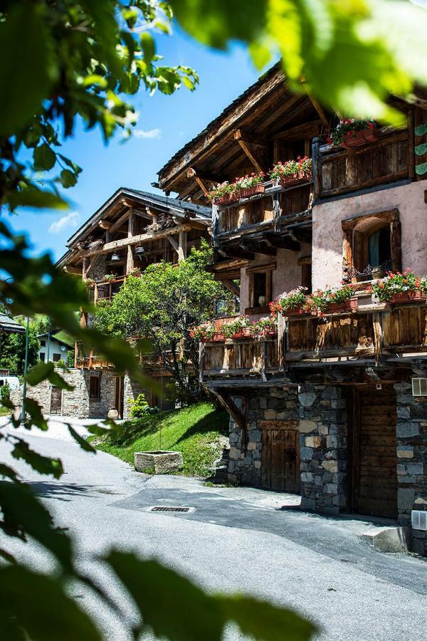 La Bouitte - Hotel Relais & Chateaux 생마르탱 드 벨빌 외부 사진